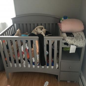 toddler crib