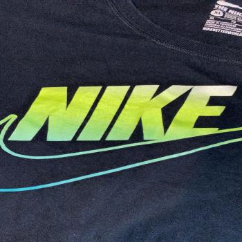 Nike women’s T-shirt 