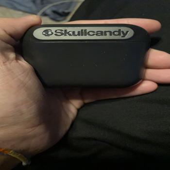 skull candy Bluetooth ear buds
