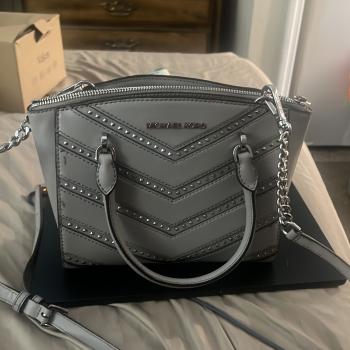Micheal kors crossbody handbag