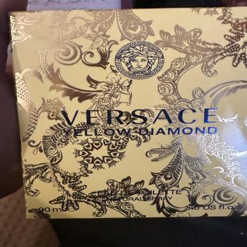 Versace yellow diamond perfume