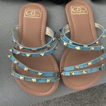sandals size 8