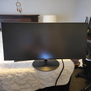 2 monitors 24 inches
