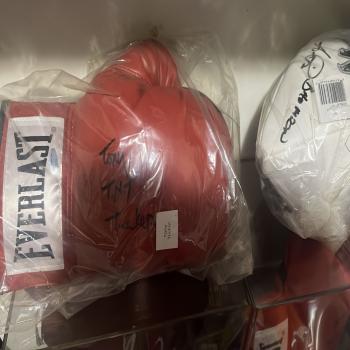 signed boxing glove 