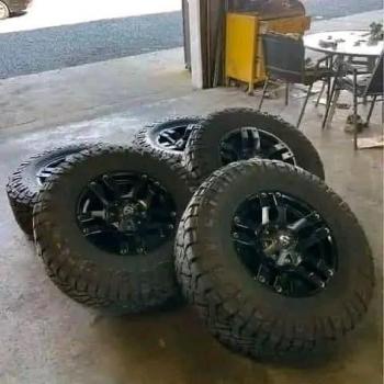 Jeep Wrangler nitto tires 
