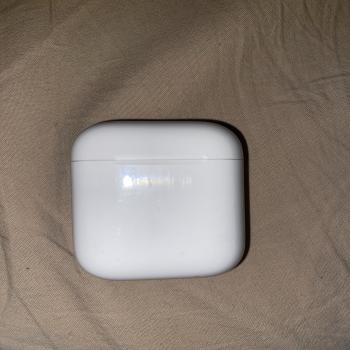 Gen2 airpods case, L and R