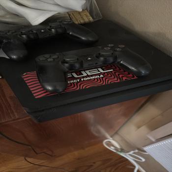 ps4 & controllers